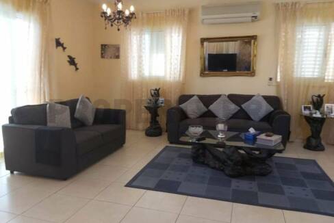 For Sale, Three-Bedroom Detached House in Deftera