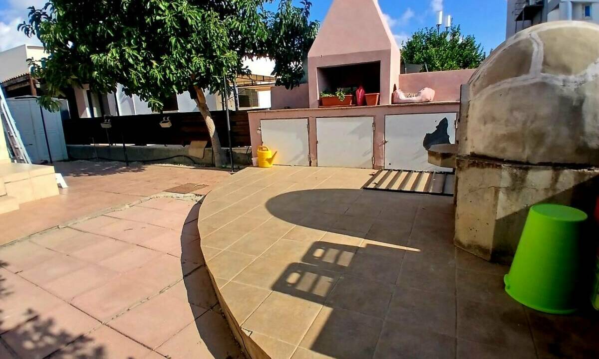 WhatsApp Image 2025-11-28 at 11.59.48 (1)