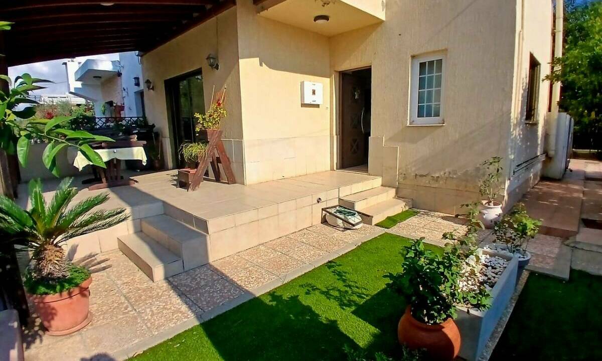 WhatsApp Image 2025-11-28 at 11.59.50 (1)