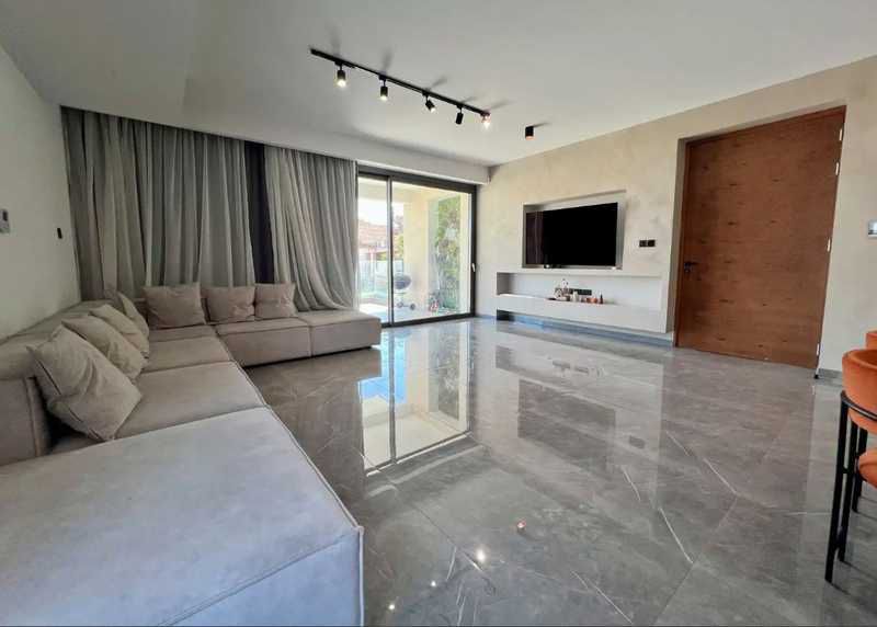 WhatsApp Image 2025-11-14 at 13.50.31