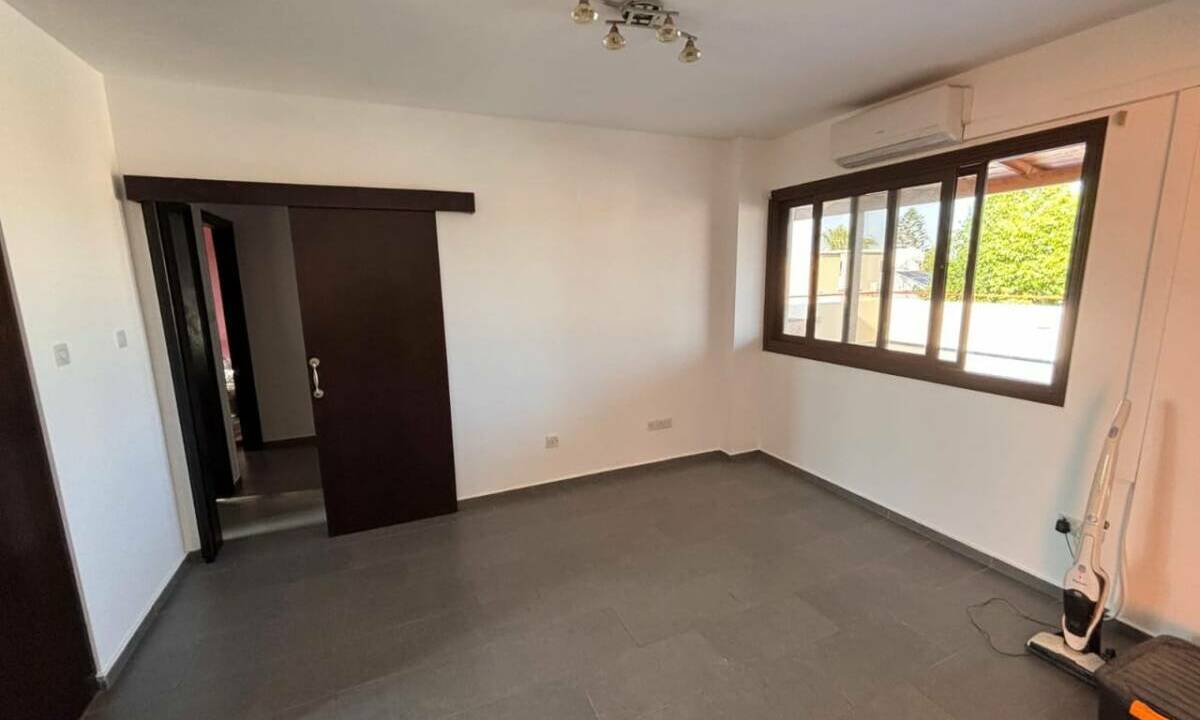 WhatsApp Image 2025-12-19 at 17.58.22 (2)